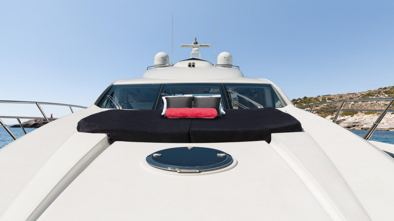 Sunseeker Predator 74 - Black Jax