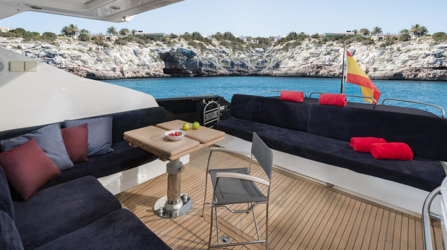 Sunseeker Predator 74 - Black Jax