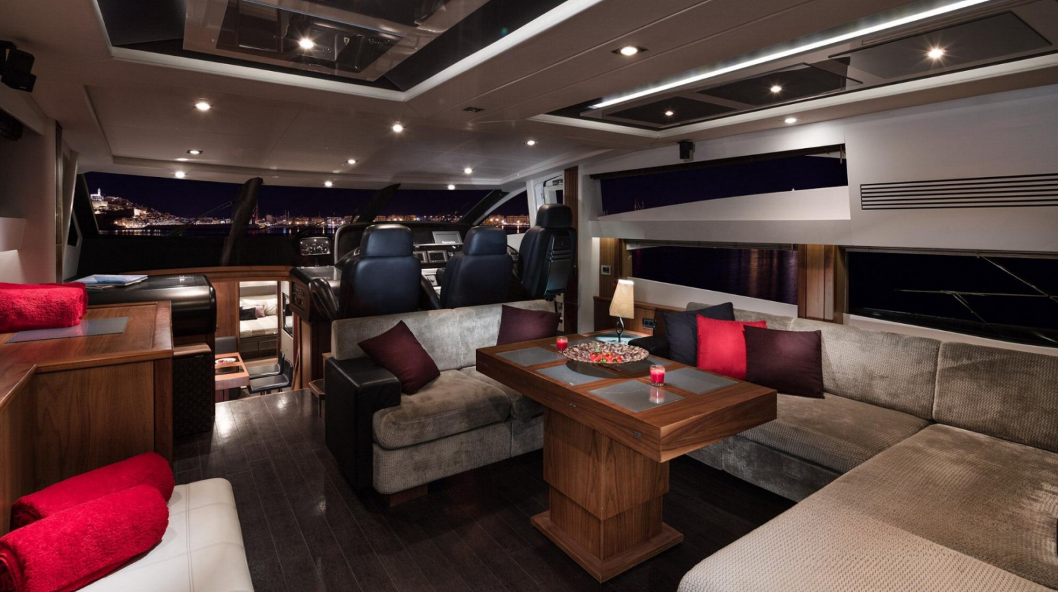 Sunseeker Predator 74 - Black Jax