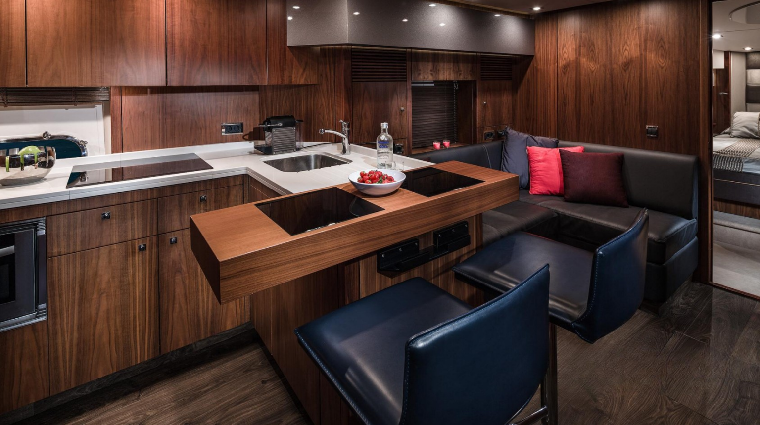 Sunseeker Predator 74 - Black Jax
