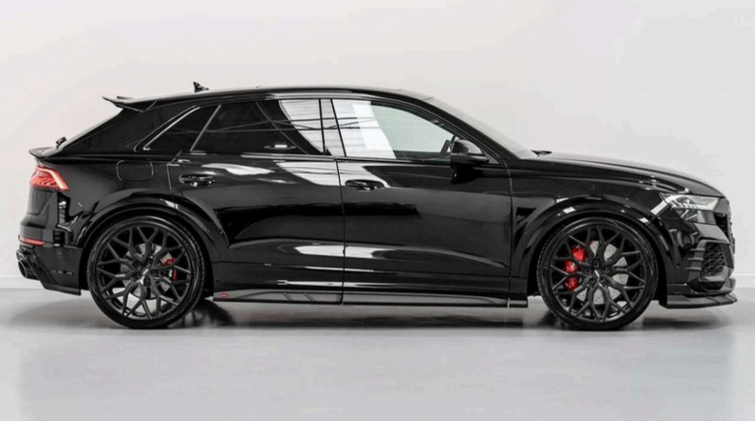 Audi RSQ8 3