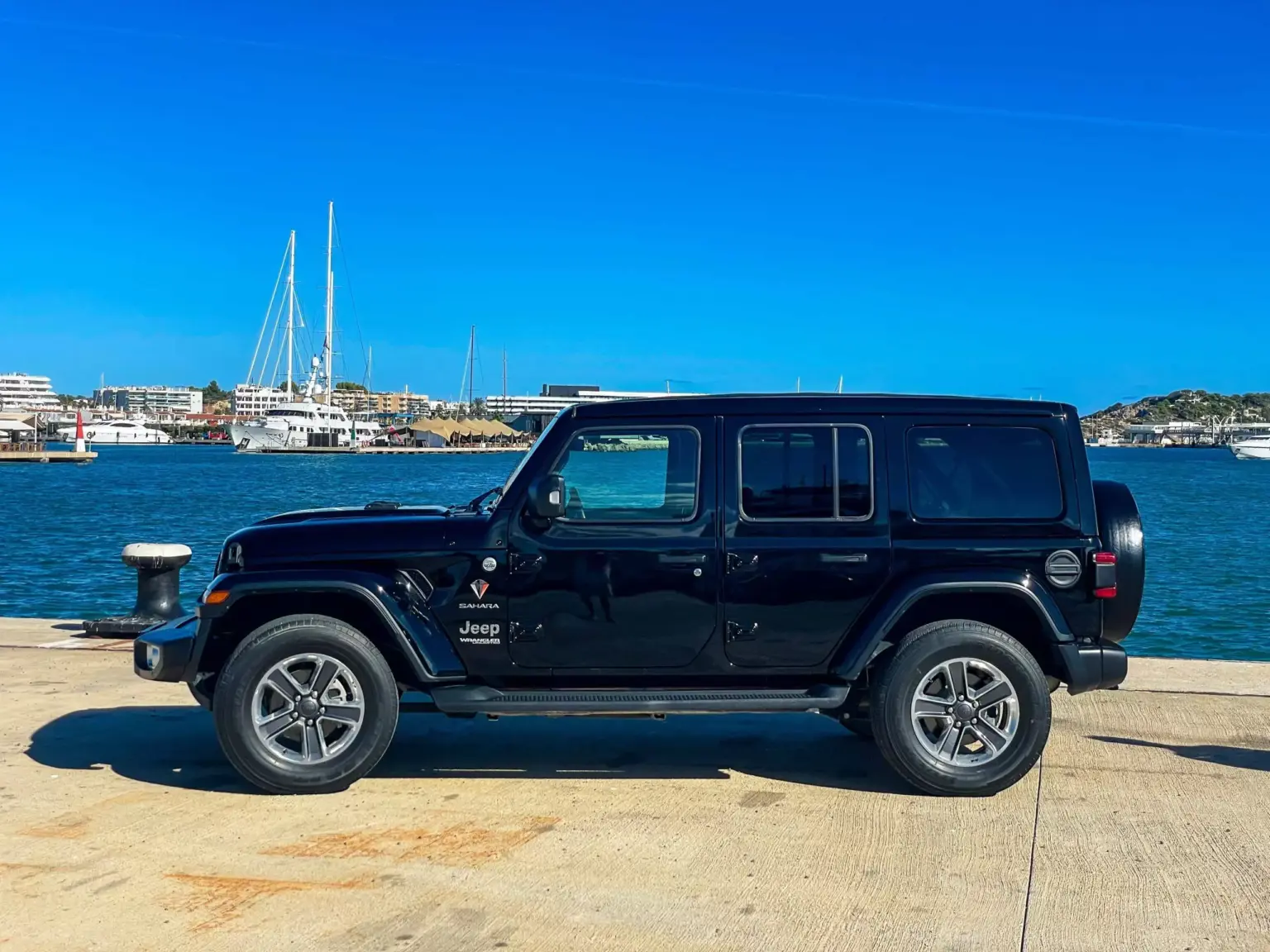 Jeep Wrangler Sahara Sky Top